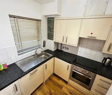 2 bedroom apartment to rent - Photo 4