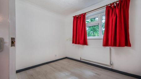 3 bedroom flat to rent - Photo 2