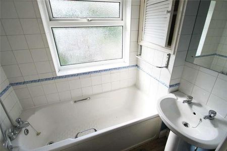 St. Georges Road, Reading, Berkshire, RG30 - Photo 3