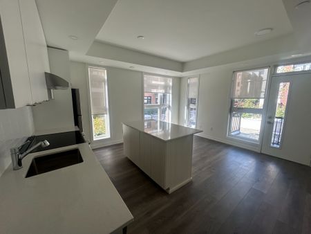 For Lease - 115 Canon Jackson Drive Unit# 101, Toronto, Ontario - Photo 4