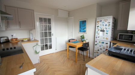 1 bedroom in a house share to rent - Photo 5