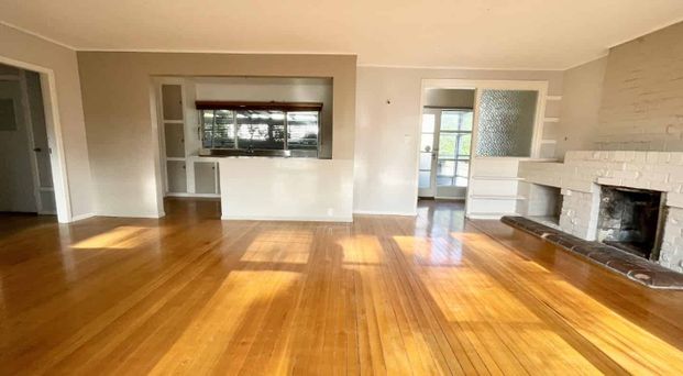 MORE THAN MEETS THE EYE - NEW LYNN - Photo 1