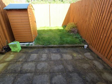 Terraced House to rent on - Photo 4