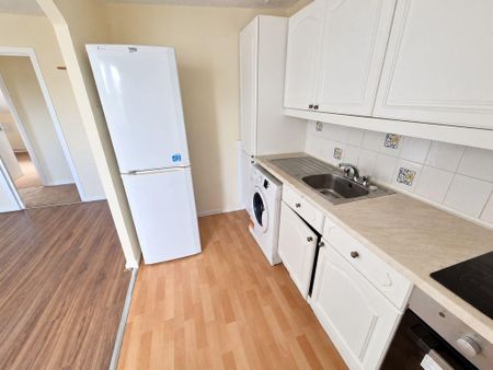 2 bedroom flat to rent - Photo 3
