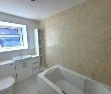 2 bedroom semi-detached house to rent - Photo 5