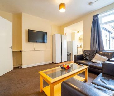 4 bedroom house of multiple occupation to rent - Photo 2