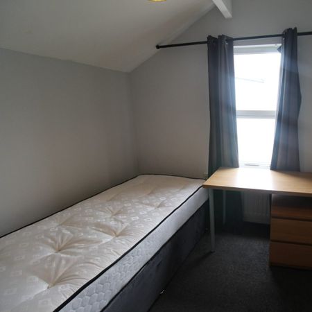 To Let : Gresham Road , Middlesbrough TS1 4LS - Photo 2