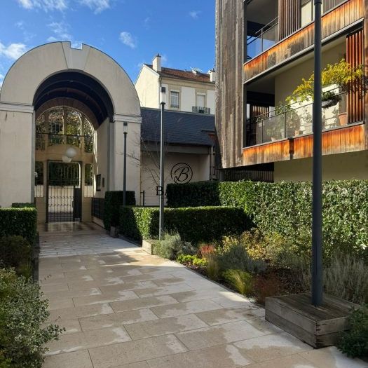 APPARTEMENT T5 D'EXCEPTION AVEC GRANDES TERRASSES ET PARKING PRIVATIF - Photo 1