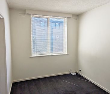 30 Westbury Street ST KILDA EAST - Photo 1