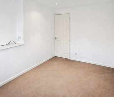 Latchetts Shaw, Basildon, SS16 - Photo 3