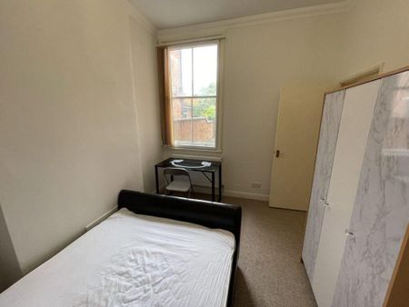 1 bedroom ground floor flat to rent - Photo 2