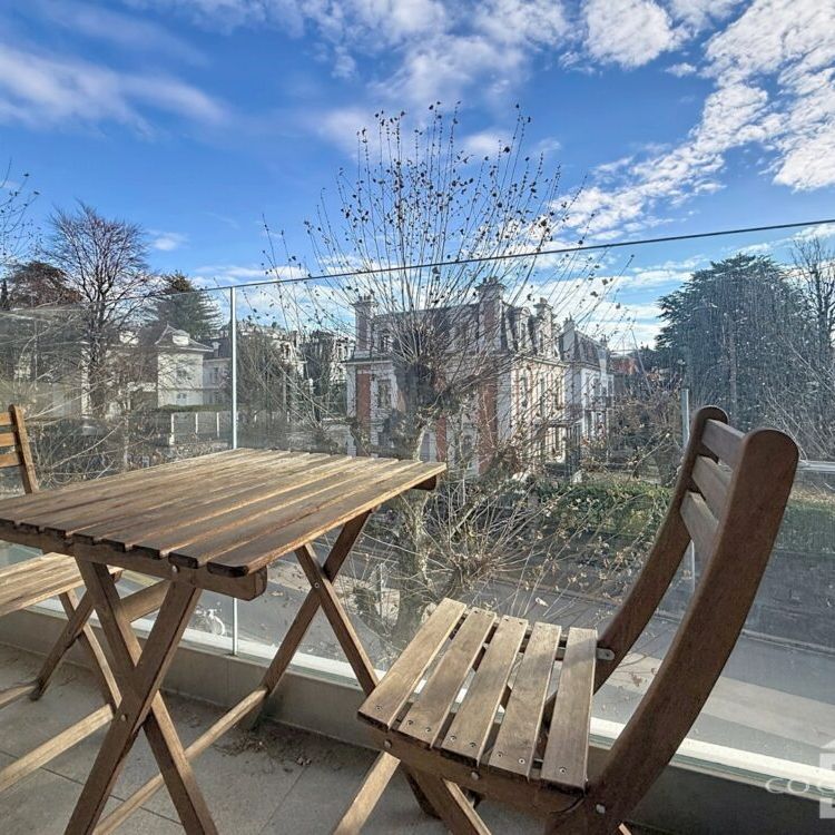 Bel appartement de 2.5 pièces proche du centre-ville - Photo 1