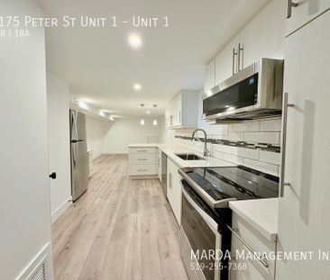 BEAUTIFULLY RENOVATED 2BEDROOM/1BATH + HYDRO AND GAS - Photo 2