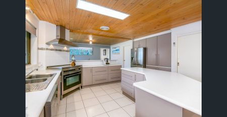 Awesome Family Home - Photo 2