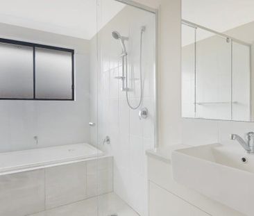 Modern 4-Bedroom Home Offering Comfort, Space & Convenience! - Photo 6