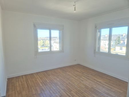 A LOUER Appartement 50000 Saint-Lô CENTRE VILLE 2 chambres 87.95 m² - Photo 2