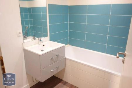 Appartement à louer 4 pièces 69.64m² - Photo 2