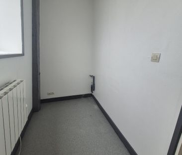 Location Appartement 2 pièces 43m² BEAUVOIS EN CAMBRESIS 59157 - Photo 4