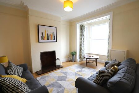 4 bedroom terraced house to rent - Photo 2