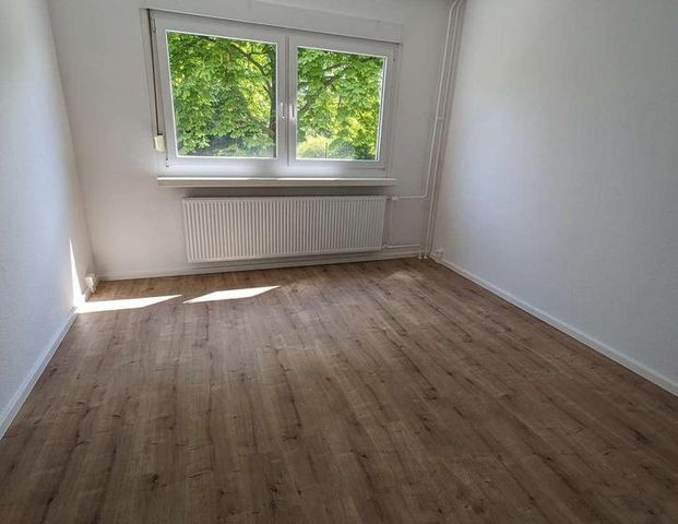 Erstbezug nach Sanierung 4-Zimmer-Wohnung mit Balkon und Lift - Foto 1