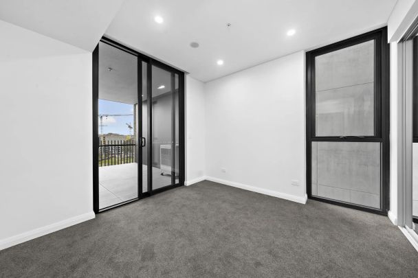 Contemporary Two-Bedroom Apartment – Steps to Metro - Photo 1