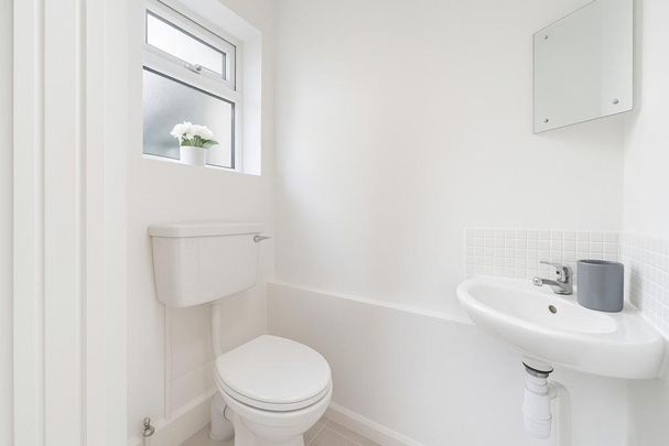 3 bedroom terraced house to rent - Photo 1