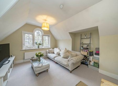 Priory Gardens - Photo 2