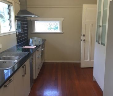 Property Management28 Stewart Road, Mount Albert - House for Rent - Photo 3