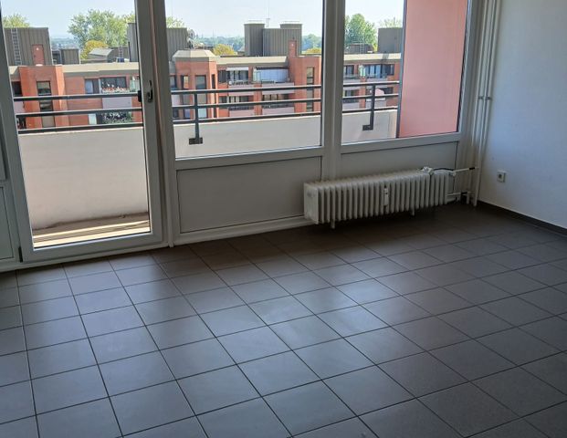 Appartement mit Südbalkon und Junggesellenküche im Rheinparkcenter - Foto 1