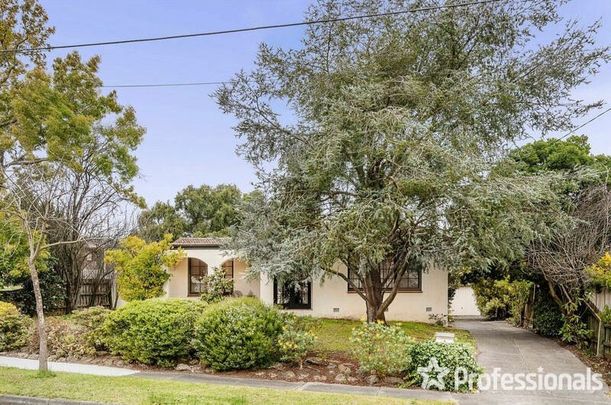 4 Amaroo Court, Burwood East VIC 3151 - Photo 1