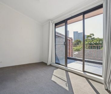 2/16 Milner Crescent Wollstonecraft NSW 2065, - Photo 5