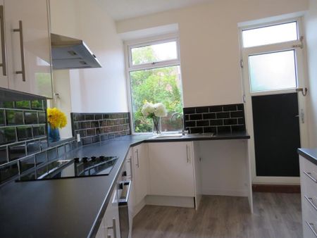 3 bedroom end of terrace house to rent - Photo 5