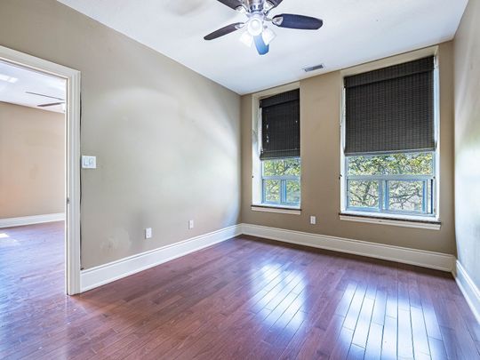 For Lease - 283 King Street Unit# 302, Hamilton, Ontario - Photo 1