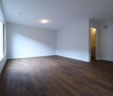 For Lease - 911 Creekway Private, Kanata, Ontario - Photo 1