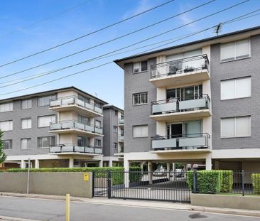 Modern Two Bedroom Security Apartment - Photo 5