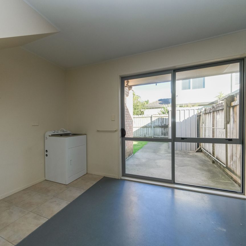 4-BEDROOM IN EAST TAMAKI - Photo 1