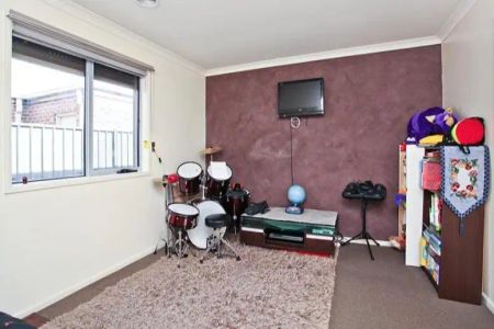 “3 Beds 1 Study Family Comfort and Convenience in a Sought-After Truganina Pocket” - Photo 4