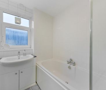 4 bedroom flat to rent - Photo 5