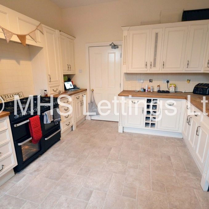 152a Otley Road, Leeds, LS16 5JX - Photo 1