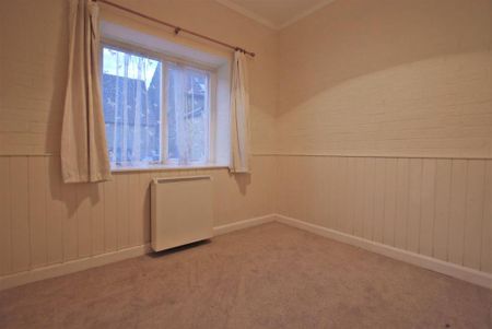 3 bedroom apartment to rent - Photo 4