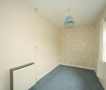 Flat to rent - Glebe Way, West Wickham, BR4 - Photo 3