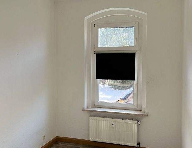 Helle 2-Raum Wohnung mit Einbauküche in Crimmitschau zu vermieten - Photo 1