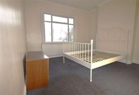 Yew Grove, London, NW2 - Photo 4