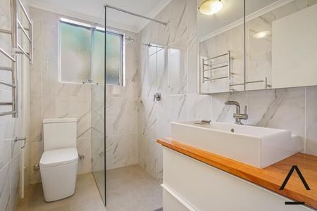 Newly Renovated 2 Bedder in Good Location - Photo 5