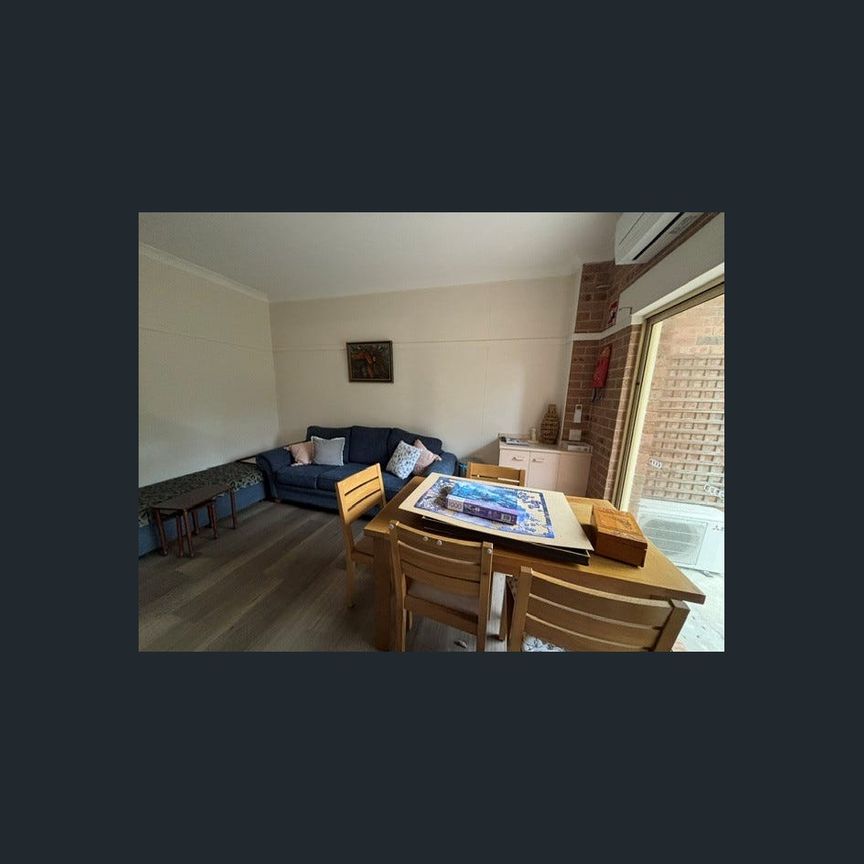 Cute and furnished one bed unit - Photo 1