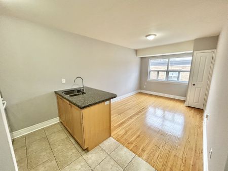 For Lease - 11 Thirty Third Street Unit# 303, Toronto, Ontario - Photo 5