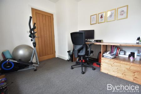 2 bedroom semi-detached bungalow to rent - Photo 2