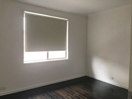 Comfortable 3 Bedroom Family Home - Photo 2