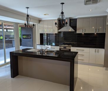 8 McCulloch Crescent - Photo 6