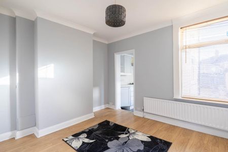 2 bedroom terraced house to rent - Photo 2